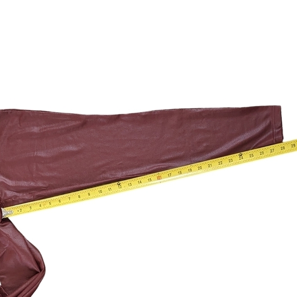 NWT Cleo Two Tone Red Snake-Skin-Look Leggings Leggings Sz Medium - Picture 12 of 14